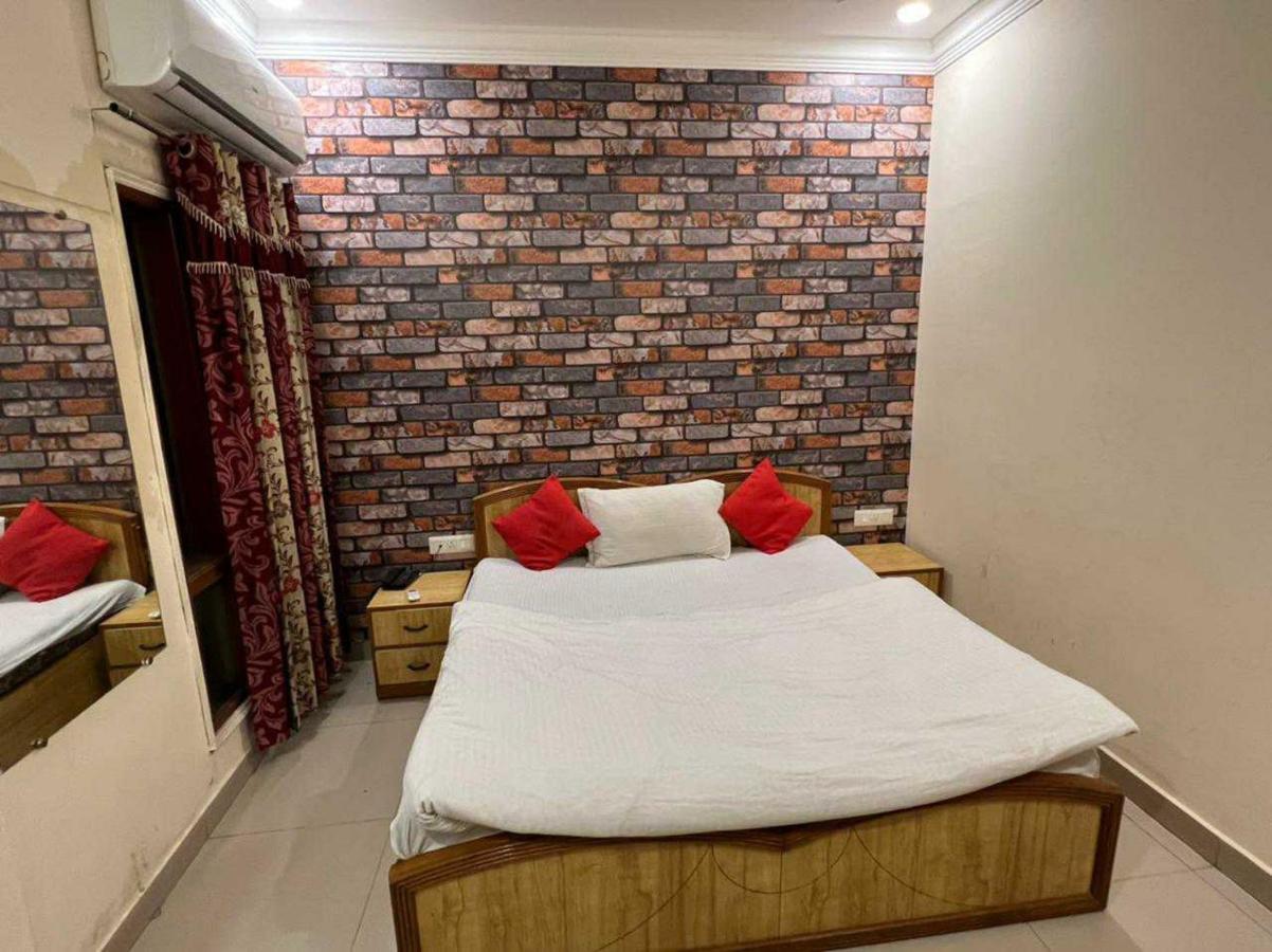 Hotel Anand アムリトサル エクステリア 写真